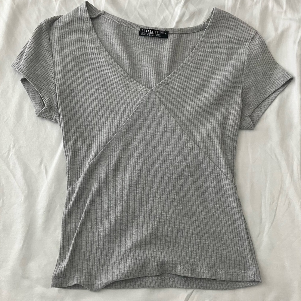 grey v-neck top
